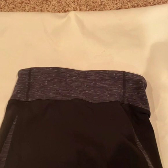 ATHLETA woman’s black and grey leggings - Picture 9 of 14